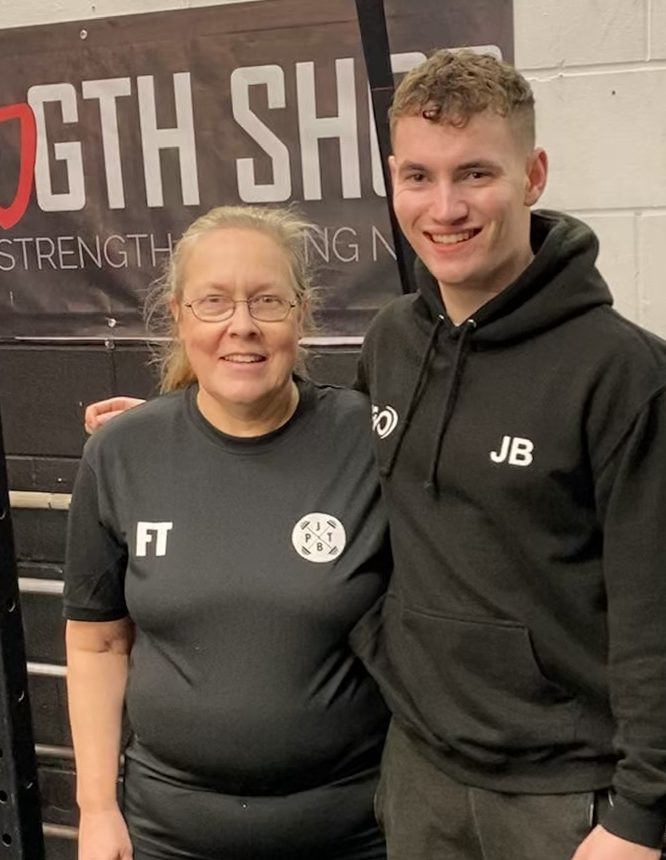 Weight loss class Hampshire coach smiling for a photo with a happy client